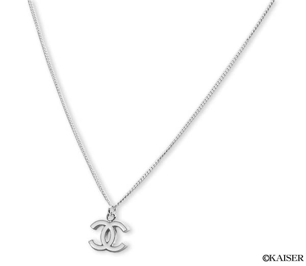 �V���l���iCHANEL�j�^�A�N�Z�T���[�^�l�b�N���X�i�y���_���g�j�^CNA26877�^�G�b�W���O�b�n�b�n�l�b�N���X�i�G�b�W���O�E�R�R�E�y���_���g�j�^���^���^�z���C�g�{�V���o�[�^�g�b�v���c�ɂ���