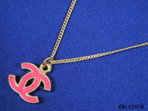 �V���l���iCHANEL�j�^�A�N�Z�T���[�^�l�b�N���X�i�y���_���g�j�^CN/A26816Y02018/Z0058�^�G�b�W���O�b�n�b�n�l�b�N���X�i�G�b�W���O�R�R�y���_���g�j�^���^���^�V���b�L���O�E�s���N�{�C�G���[�E�S�[���h�^�g�b�v�i�\�j���g��