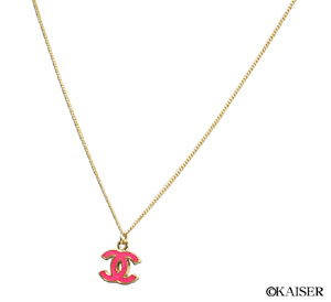 �V���l���iCHANEL�j�^�A�N�Z�T���[�^�l�b�N���X�i�y���_���g�j�^CN/A26816Y02018/Z0058�^�G�b�W���O�b�n�b�n�l�b�N���X�i�G�b�W���O�R�R�y���_���g�j�^���^���^�V���b�L���O�E�s���N�{�C�G���[�E�S�[���h�^�g�b�v�i�\�j���c�ɂ���