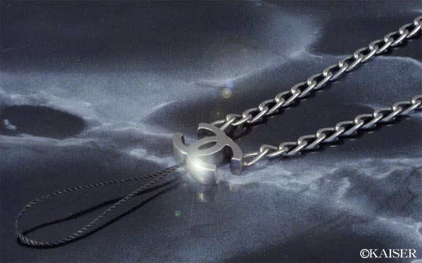 CHANEL�i�V���l���j�^�g�уO�b�Y�i�g�уA�C�e���j�^�b�m�`�Q�P�W�O�O�^�l�b�N�E�^�C�v�g�уX�g���b�v�i�b�n�b�n�g�b�v�E���f���j�^���^���{�i�C�����^�N�����E�V���o�[�{�u���b�N�^����