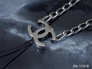 CHANEL�i�V���l���j�^�g�уO�b�Y�i�g�уA�C�e���j�^�b�m�`�Q�P�W�O�O�^�l�b�N�E�^�C�v�g�уX�g���b�v�i�b�n�b�n�g�b�v�E���f���j�^���^���{�i�C�����^�N�����E�V���o�[�{�u���b�N�^�g�b�v���g��