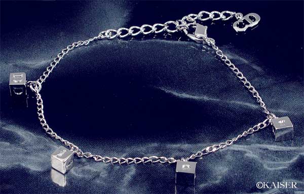 �N���X�`�����E�f�B�I�[���iChristian Dior�j�^�u���X���b�g�^CDD12672�^�L���g���E�L���[�u�E�u���X���b�g�^���^���^�V���o�[�^�S�̂��΂ߏォ��