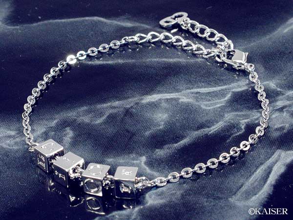 �N���X�`�����E�f�B�I�[���iChristian Dior�j�^�u���X���b�g�^CDD12676�^�L���[�u�E�X�E�[�g�E�u���X���b�g�^���^���^�V���o�[�^�S�̂��΂ߏォ��