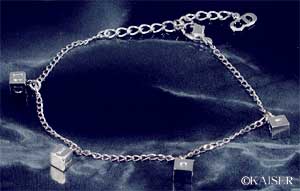 �N���X�`�����E�f�B�I�[���iChristian Dior�j�^�u���X���b�g�^CDD12672�^�L���g���E�L���[�u�E�u���X���b�g�^���^���^�V���o�[�^�S�̂��΂ߏォ��