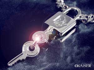 �N���X�`�����E�f�B�I�[���iChristian Dior�j�^�u���X���b�g�^CDD12900�^�p�h���b�N�E�u���X���b�g�^���^���^�V���o�[�^�΂ߏォ��p�h���b�N���g��