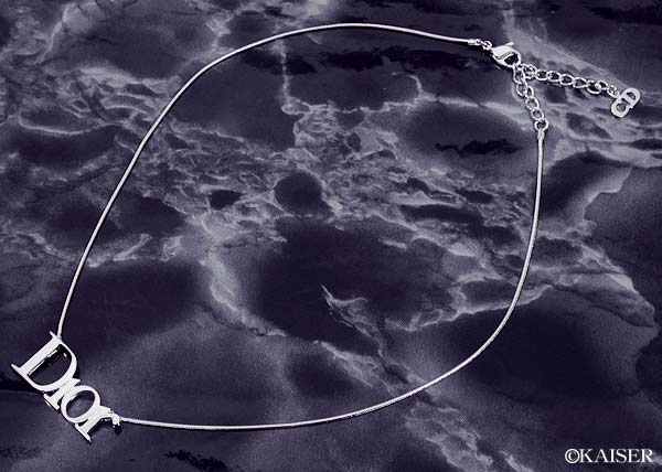 �N���X�`�����E�f�B�I�[���iChristian Dior�j�^�A�N�Z�T���[�^CDD29929�^�l�[���E���S�E�l�b�N���X�i�l�[�����S�y���_���g�j�^���^���^�V���o�[�^�S��