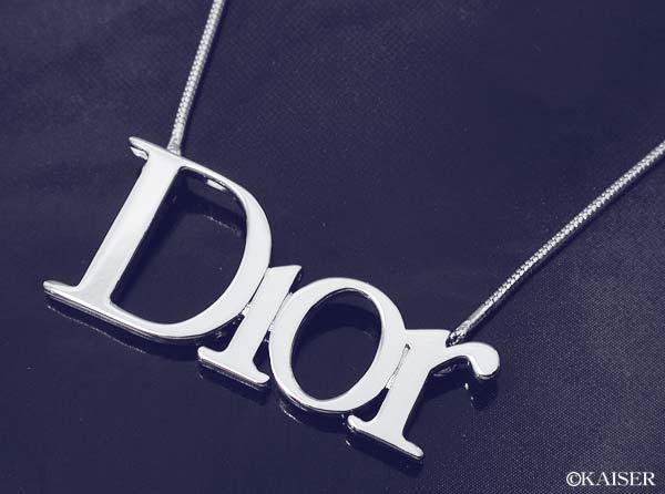 �N���X�`�����E�f�B�I�[���iChristian Dior�j�^�A�N�Z�T���[�^CDD29929�^�l�[���E���S�E�l�b�N���X�i�l�[�����S�y���_���g�j�^���^���^�V���o�[�^�g�b�v���g��