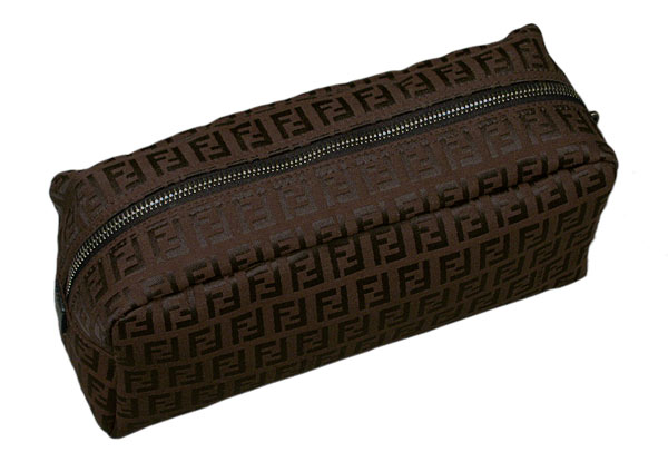 FENDI�i�t�F���f�B�j�^�Y�b�L�[�m�^�e�c�V�m�O�O�Q�R�^�|�[�`�^�W���K�[�h�{�J�[�t�{���^���^�u���b�N�{�_�[�N�E�u���E���^�J�����i���āj