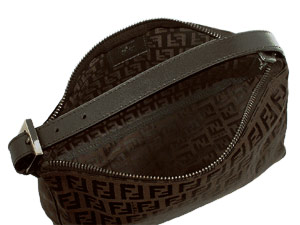 FENDI�i�t�F���f�B�j�^�Y�b�L�[�m�^�o�b�O�^�n���h�E�|�[�`�^�W���K�[�h�{�J�[�t�{���^���^�u���b�N�{�_�[�N�E�u���E���^�J����