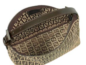 FENDI�i�t�F���f�B�j�^�Y�b�L�[�m�^�o�b�O�^�n���h�E�|�[�`�^�W���K�[�h�{�J�[�t�{���^���^�u���E���{�x�[�W���^�J����