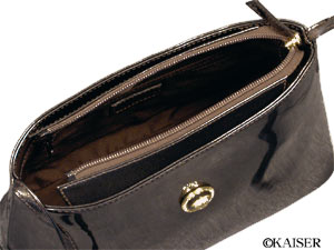 GIANNI VERSACE�i�W�����j�E���F���T�[�`�j�^�o�b�O�^�V�����_�[�E�o�b�O�^�J�[�t�{�i�C�����{���^���^�u���E���{�S�[���h�^�J����