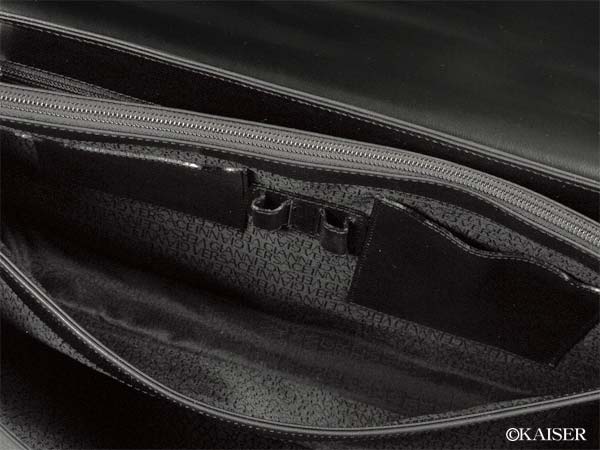 GIANNI VERSACE�i�W�����j�E���F���T�[�`�^�x���T�[�`�j�^�����Y�E�o�b�O�^�u���[�t�E�P�[�X�^�J�[�t�{�i�C�����{���^���^�u���b�N�{�V���o�[�^�J�������g��