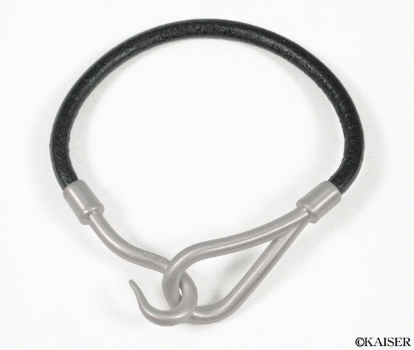 HERMES�i�G�����X�j�^�A�N�Z�T���[�^�u���X���b�g�^�W�����{�E�u���X���b�g�^�J�[�t�{���^���^�u���b�N�{�}�b�g�E�V���o�[�^�ォ��