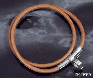 HERMES�i�G�����X�j�^�A�N�Z�T���[�^�`���[�J�[�^�N���A ��`���[�J�[�^�J�[�t�{���^���^�i�`�������{�V���o�[�^�Q�d�ɂ���