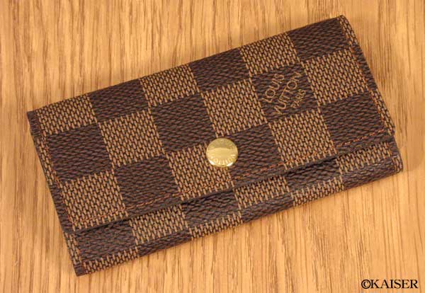 LOUIS VUITTON�i���C�E���B�g��/���C���B�g��/���C�E�r�g��/���C�r�g���j�^�_�~�G�^���z�����i�T�C�t�R���m/�����ӂ����́j�^�L�[�E�P�[�X�i�L�[�P�[�X�j�^�k�u�m�U�Q�U�R�P�^�S�A�L�[�E�P�[�X�i�S�A�L�[�P�[�X�j�^�_�~�G�E�L�����o�X�{���^���^�O��