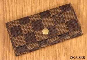 LOUIS VUITTON�i���C�E���B�g��/���C���B�g��/���C�E�r�g��/���C�r�g���j�^�_�~�G�^���z�����i�T�C�t�R���m/�����ӂ����́j�^�L�[�E�P�[�X�i�L�[�P�[�X�j�^�k�u�m�U�Q�U�R�P�^�S�A�L�[�E�P�[�X�i�S�A�L�[�P�[�X�j�^�_�~�G�E�L�����o�X�{���^���^�O��