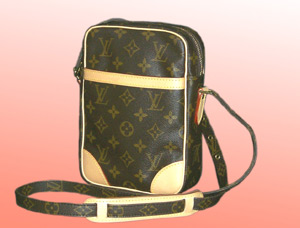 LOUIS VUITTON�i���C�E���B�g��/���C�E�r�g��/���C���B�g��/���C�r�g���j�^���m�O�����^�o�b�O�i��/�J�o��/���΂�/�o�b�N�j�^�k�u�l�S�T�Q�U�U�^�_�k�[�u�^���m�O�����E�L�����o�X�{�k���v�{�S�[���h