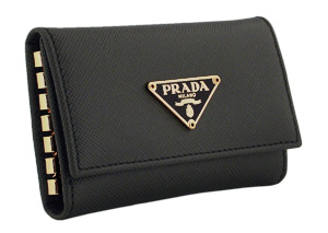PRADA�i�v���_�j�^�L�[�E�P�[�X�^�U�A�L�[�E�P�[�X�^�T�t�B�A�[�m�i�^�������U�[�j�{���^���^�m�d�q�n�i�u���b�N�j�{�S�[���h�^���΂�