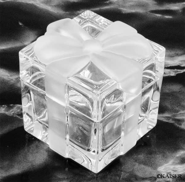 TIFFANY�i�e�B�t�@�j�[�j�^�K���X�E�E�F�A�i�K���X��j�^�N���X�^���E�u���[�E�{�b�N�X�^�S��